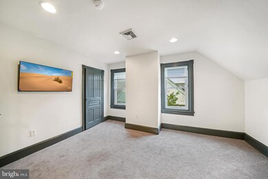 119 S Broad St unit 5, Kennett Square, PA 19348 - photo 5