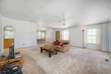 1705EJoyRanchRd005