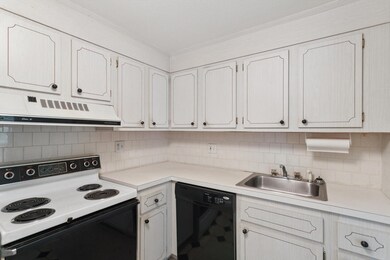 B3 Colonial Dr unit 7, Andover, MA 01810 - photo 7