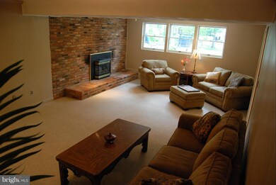 2330 Starcrest Dr, Silver Spring, MD 20904 - photo 7