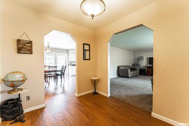 714 S Sherman St, Lincoln, IL 62656 - photo 2