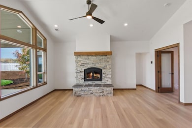 44 E Center Ln, Spokane, WA 99208 - photo 4