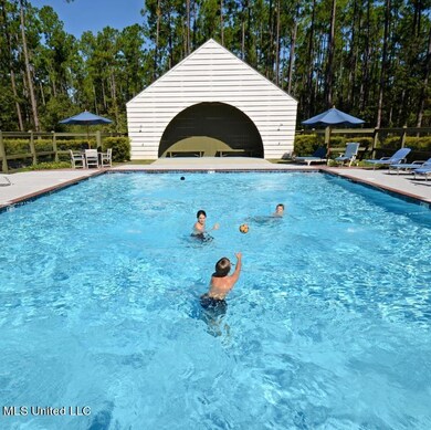 FLorence Gardens Swimming Pool