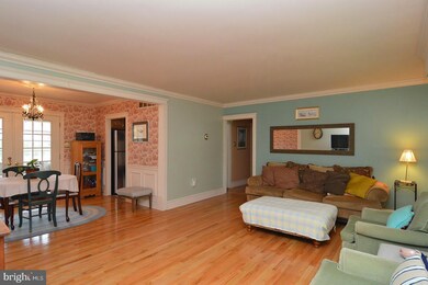 102 Michele Dr, Reading, PA 19606 - photo 4