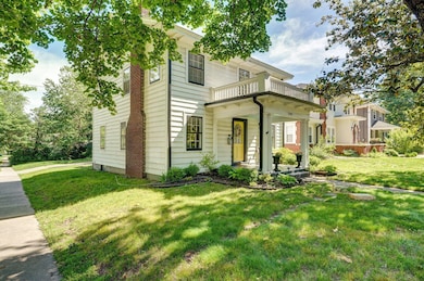 1501 E Walnut St-1