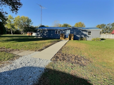 306 S Chestnut St, Earl Park, IN 47942 - photo 2