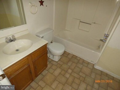 17505 Virginia Ave, Hagerstown, MD 21740 - photo 4