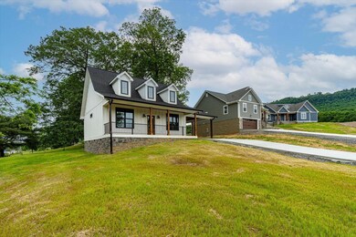02-115 Sandras Way-2