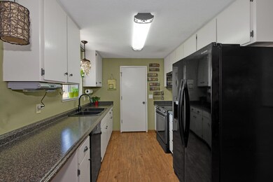 912 SE Morton Ct-20