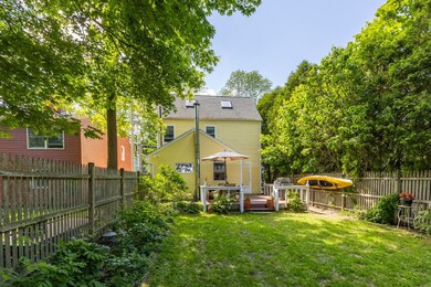 22 Dearborn St, Portsmouth, NH 03801 - photo 2