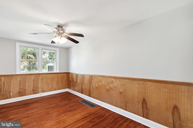 1127 Oakwood Dr, Glenolden, PA 19036 - photo 6