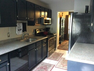 217 Heritage Dr unit 217, Whitinsville, MA 01588 - photo 4