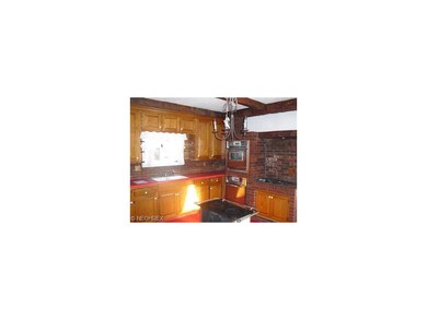 Charming Kitchen, everything well within reach to 