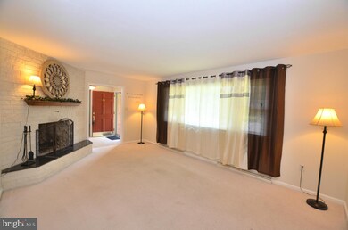 1930 Applewood Dr, Hagerstown, MD 21740 - photo 3