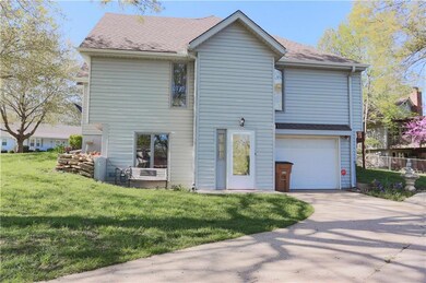 609 Finch St, Raymore, MO 64083 - photo 5