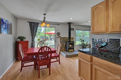 2152 SW 25th St, Redmond, OR 97756 - photo 6