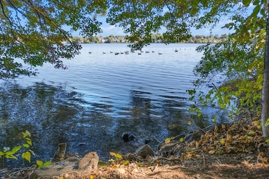 28 Holden St, Worcester, MA 01605 - photo 4