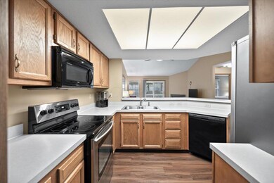 08-Kitchen-4532 White Leaf Way - 05