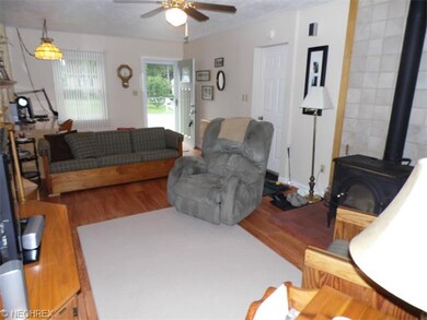Family Room w/wood burner