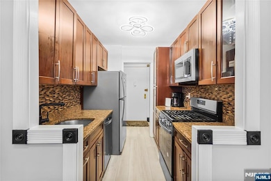 The Versailles unit 22J, West New York, NJ 07093 - photo 5