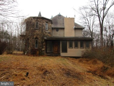 6189 Covered Bridge Rd, Pipersville, PA 18947 - photo 2