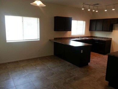 Dining & Kitchen