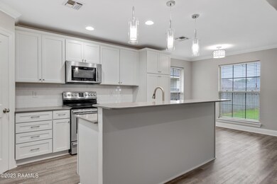204 Wildflower Ln-8