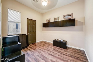 09-Bedroom_Office