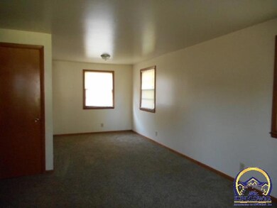 1337 SW Woodhull St, Topeka, KS 66604 - photo 3