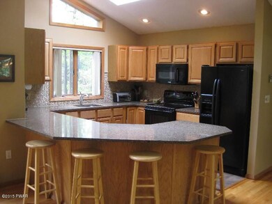 138 Hillside Dr, Hawley, PA 18428 - photo 4