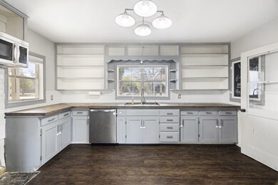 512 Ruth St, Kerrville, TX 78028 - photo 6