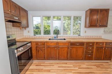 137A Kingstown Rd, Narragansett, RI 02882 - photo 6