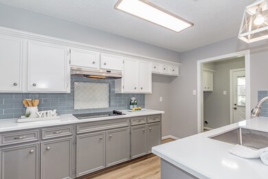 205 Skyview Terrace unit 702, Friendswood, TX 77546 - photo 5