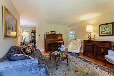 005-Living_Room-4465519-small