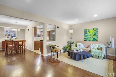 411 Lambeth Ln, Saint Louis, MO 63125 - photo 3