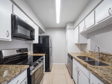 6633 W Airport Blvd unit 1106, Houston, TX 77035 - photo 3