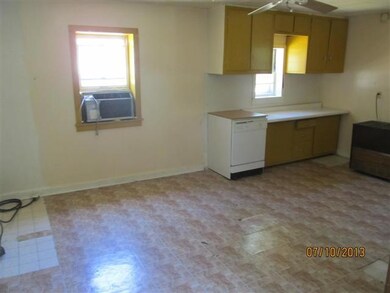 Eat-in Kitchen