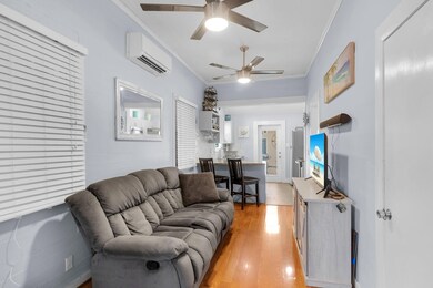 729 Windsor Ln.