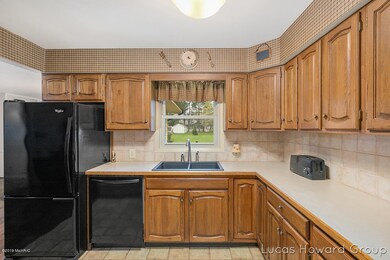 707 Foreman St SE, Lowell, MI 49331 - photo 4