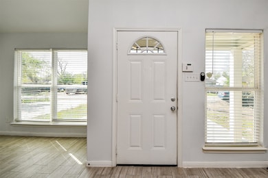 6747 England St unit A, Houston, TX 77021 - photo 4