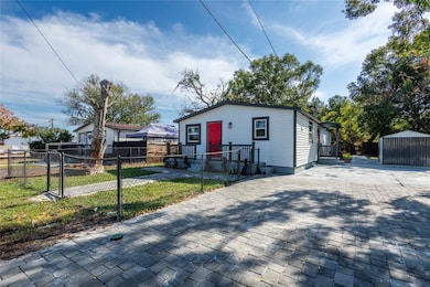2516 W Kirby St, Tampa, FL 33614 - photo 4
