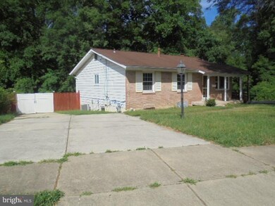 6501 Calmos St, Capitol Heights, MD 20743 - photo 2