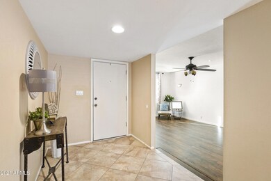 2044 E Dunbar Dr-8