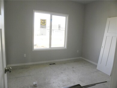 9726 Marnewood Dr, Johnston, IA 50131 - photo 5