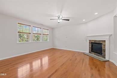 721 Hewespoint Ct, Cary, NC 27519 - photo 4