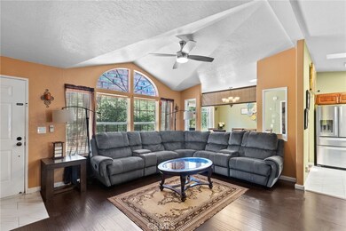 36200 Paradise Ranch Rd unit 1, Castaic, CA 91384 - photo 5