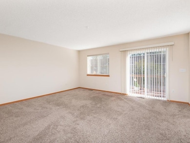 14974 Chestnut Ln, Savage, MN 55378 - photo 4