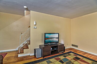 005_Living Room