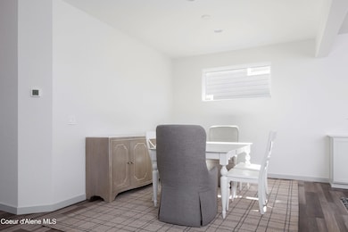 4 - Dining Room