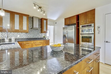 12 Scotch Mist Ct, Potomac, MD 20854 - photo 4